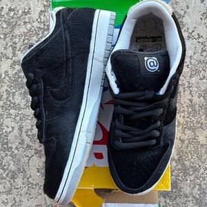 *SOLD* Used Nike SB Dunk Low Medicom Toy. Men’s size 9